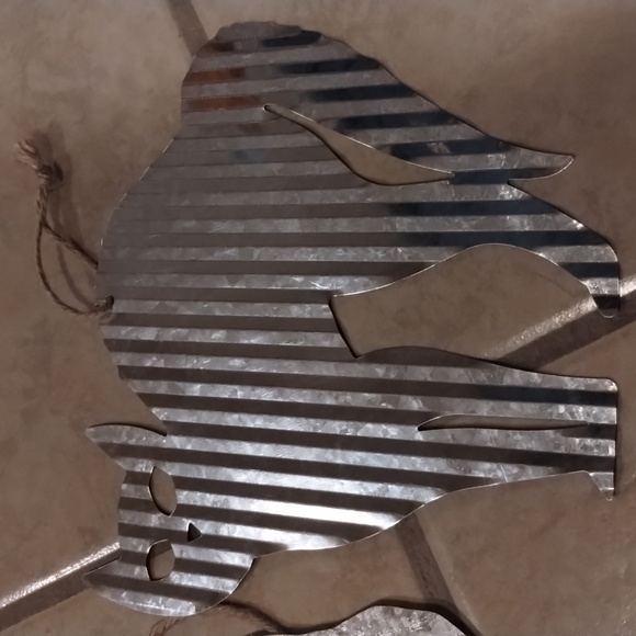 Metal cat and skull sign for Halloween decor - Picture 3 of 5